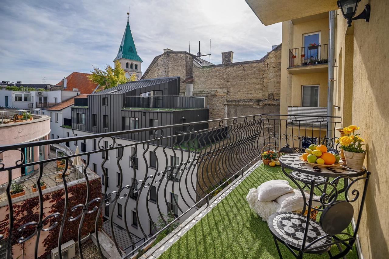 Apartment Alexis บราติสลาวา ภายนอก รูปภาพ